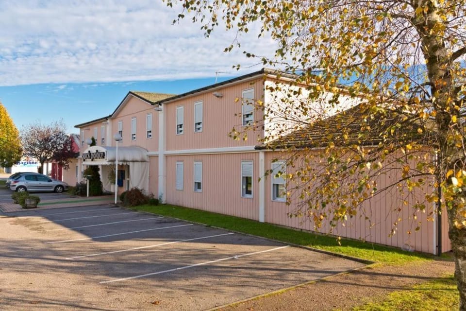 Property building, Day, Parking