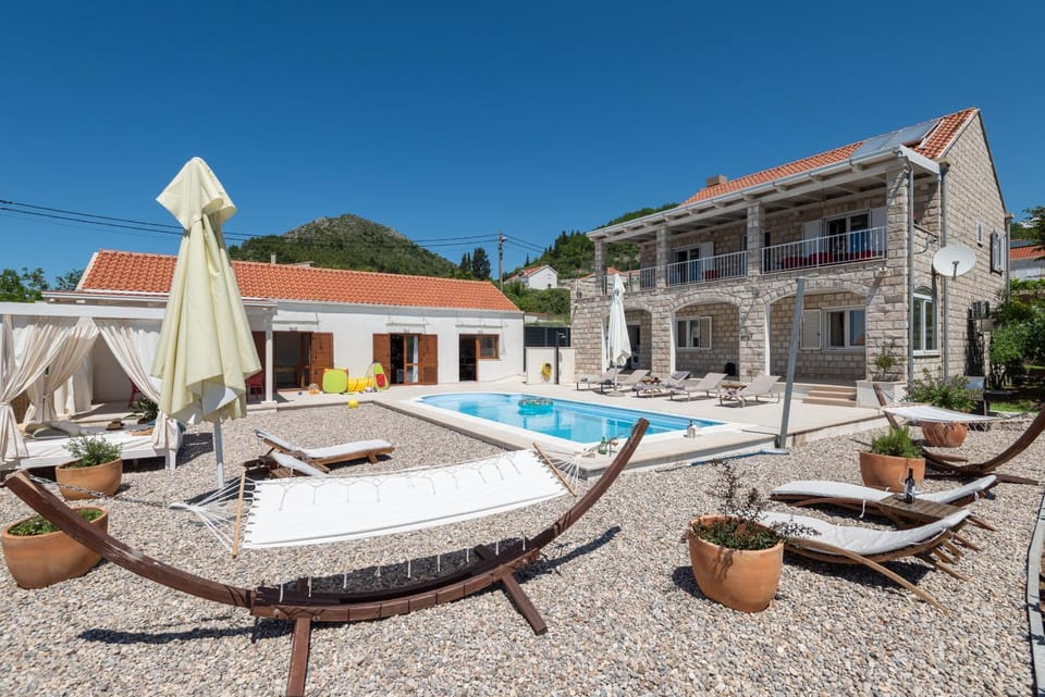 Property building, Swimming pool