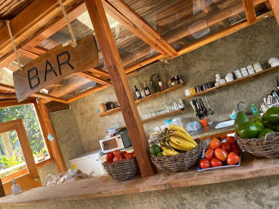 Lounge or bar, Food and drinks