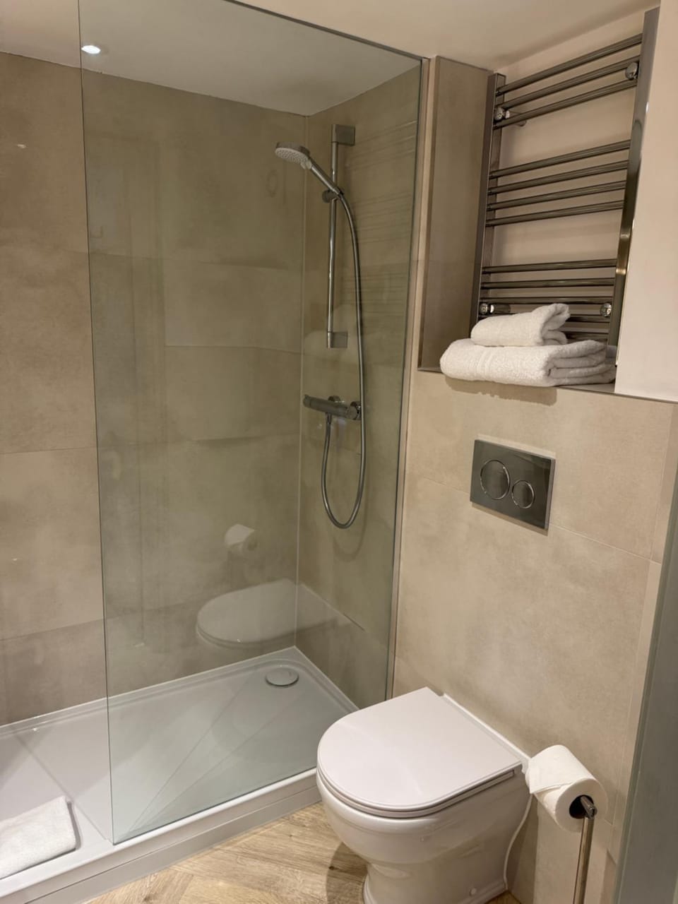 Shower, Toilet, Bathroom, towels