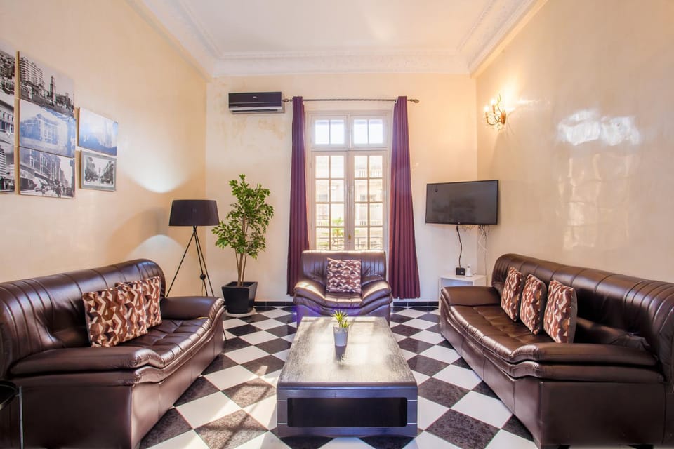 Living room, Seating area