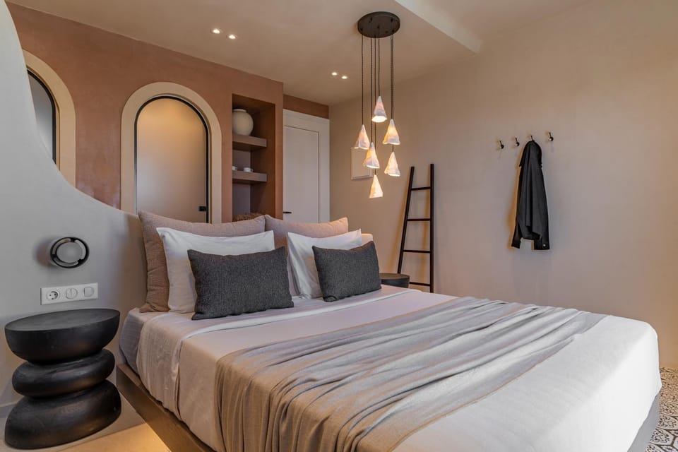 Bed, Photo of the whole room