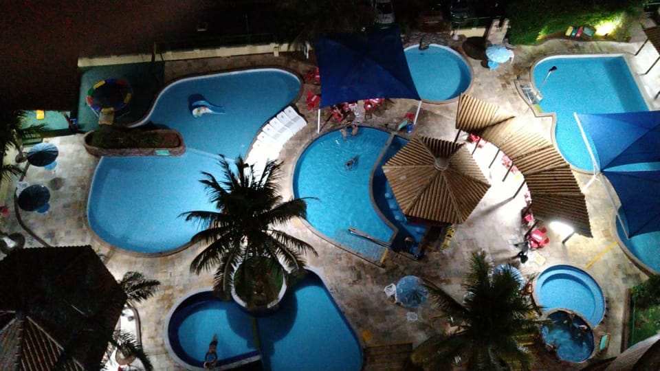 504 - AP shopping, bebidas liberadas no parque aquático, sacada gormet e internet banda larga no AP, Wi-Fi, próximo ao shopping Singapura Apartment in State of Goiás