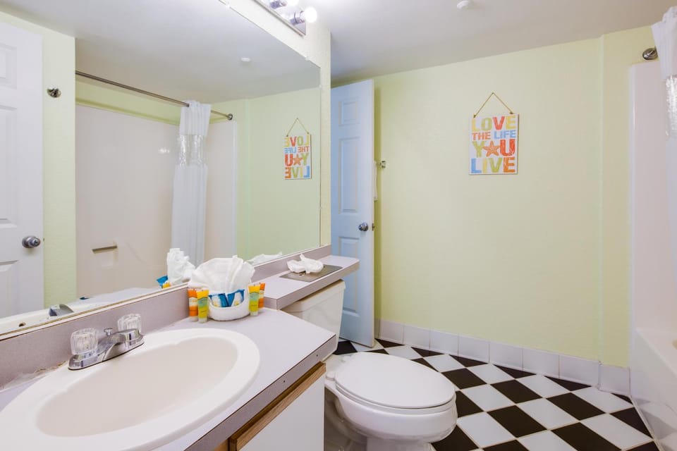 Sunrise Suites Saint Lucia Suite #201 Apartment in Stock Island