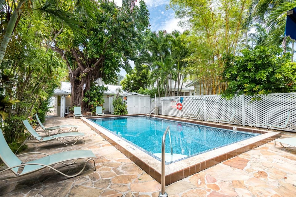KW37 Oceana Suite Apartment in Key West