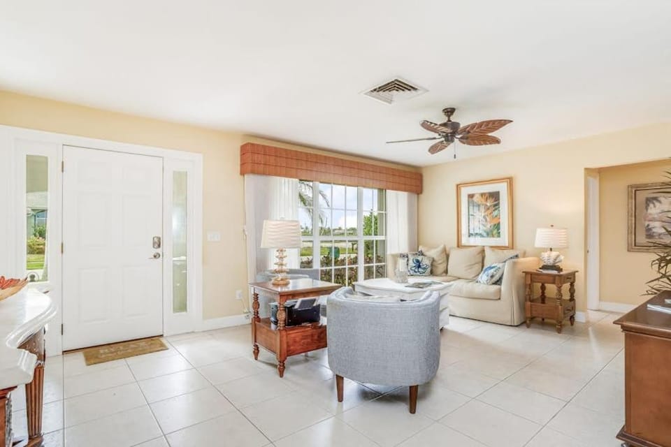 Palm Breeze Bliss House in Marco Island