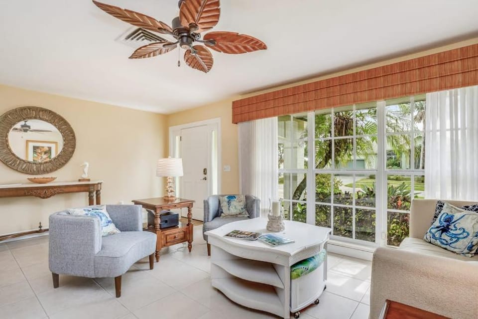 Palm Breeze Bliss House in Marco Island