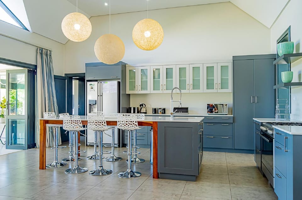 Kitchen or kitchenette, minibar, pet friendly, stove