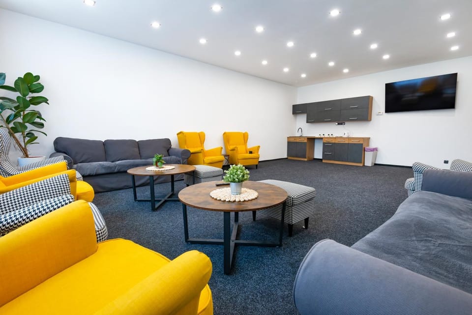 Communal lounge/ TV room