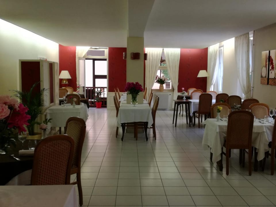 Logis Au Puits Enchanté Hotel in Bourgogne-Franche-Comté