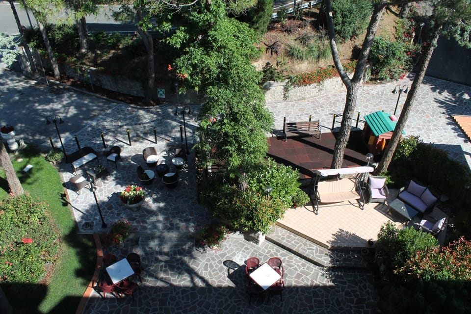 Children play ground, Area and facilities