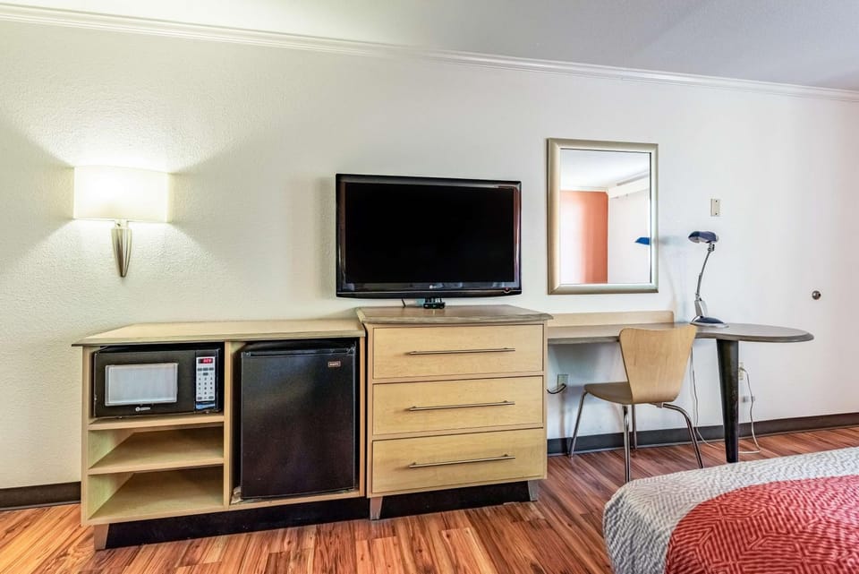TV and multimedia, Photo of the whole room, Bedroom, On site