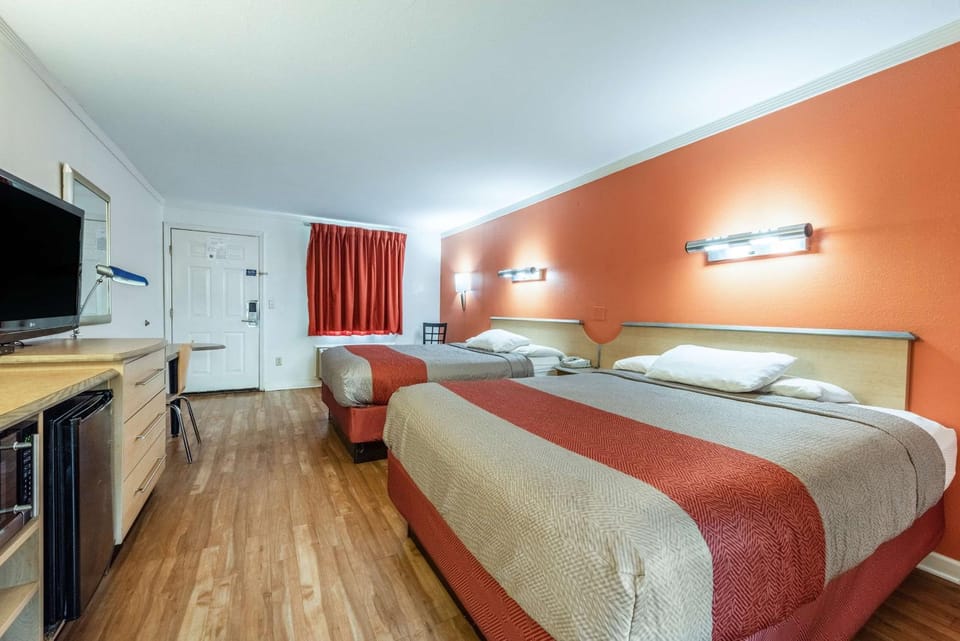 Bed, TV and multimedia, Photo of the whole room, Bedroom, On site