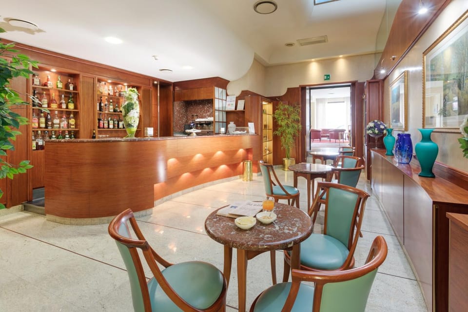 Lounge or bar