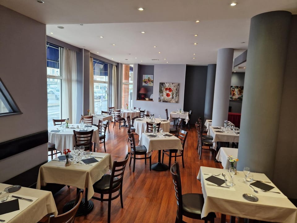 Logis Hotel Restaurant l'Amandois Hotel in Centre-Val de Loire