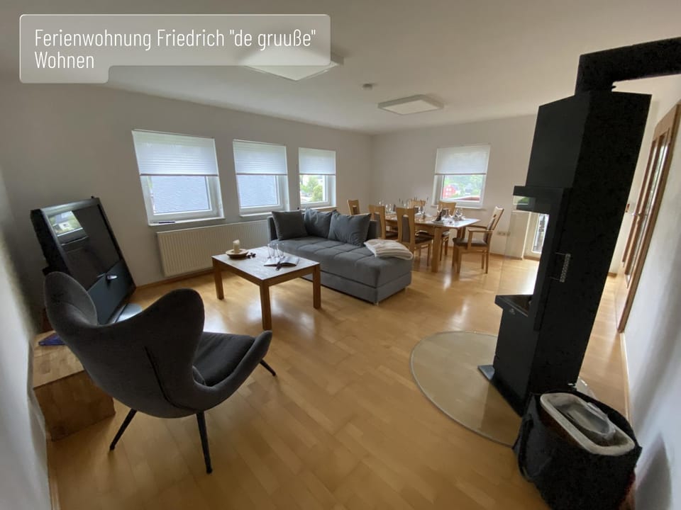 Living room, Photo of the whole room