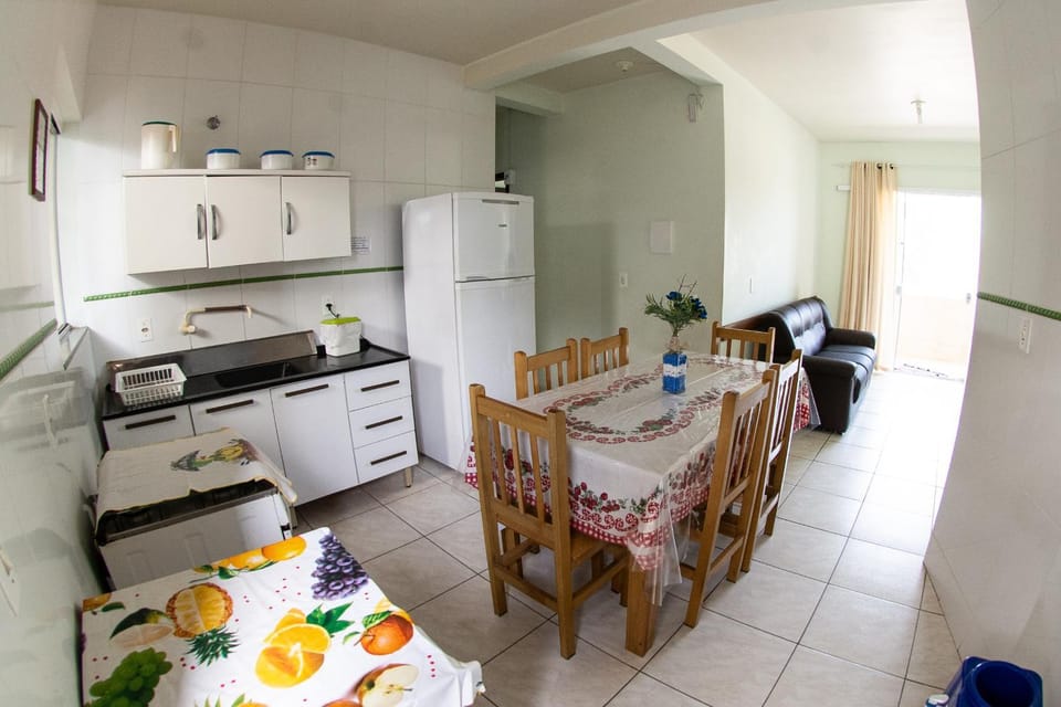 Kitchen or kitchenette, Food and drinks, Food, oven, stove