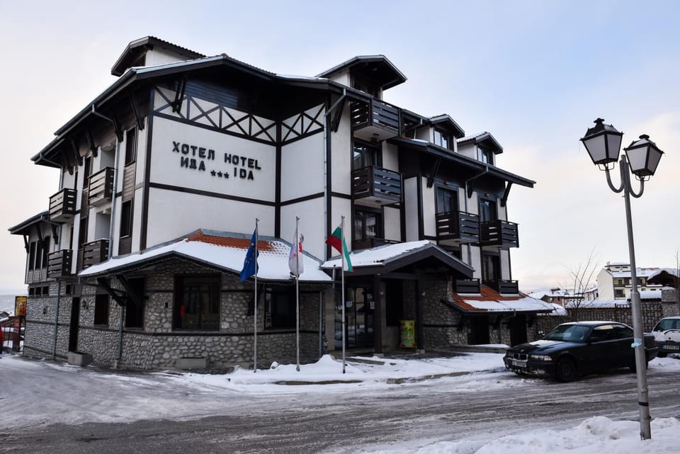 Property building, Facade/entrance, Winter, Street view, Location