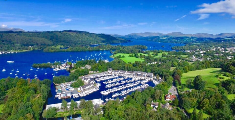 Property building, Nearby landmark, Day, Natural landscape, Lake view, Mountain view, Sports