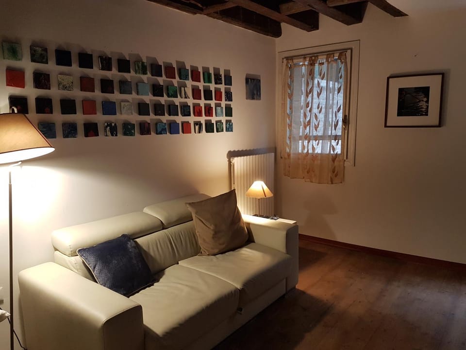 Communal lounge/ TV room, Bed, Living room, Decorative detail