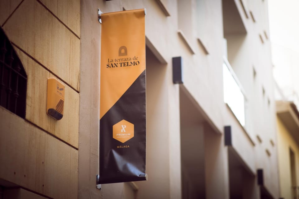 Property building, Facade/entrance, Property logo or sign