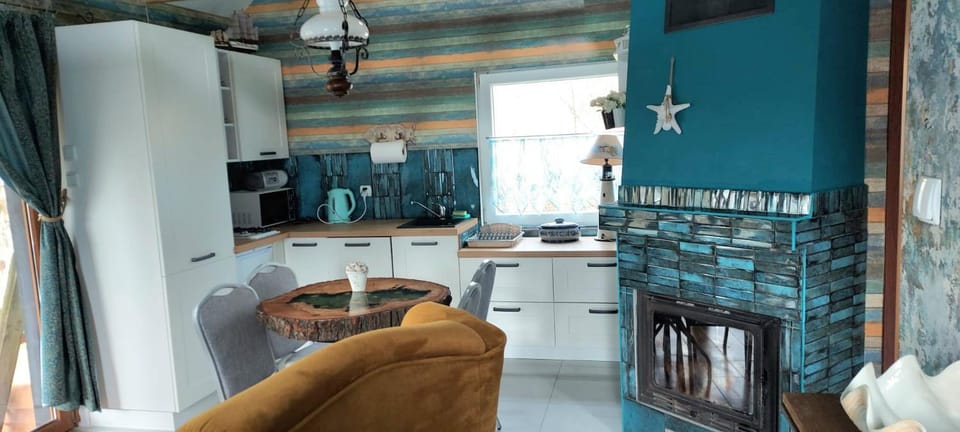 Kitchen or kitchenette, flat iron, minibar, stove, kitchen