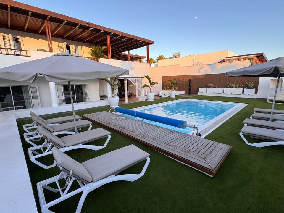 Property building, Swimming pool