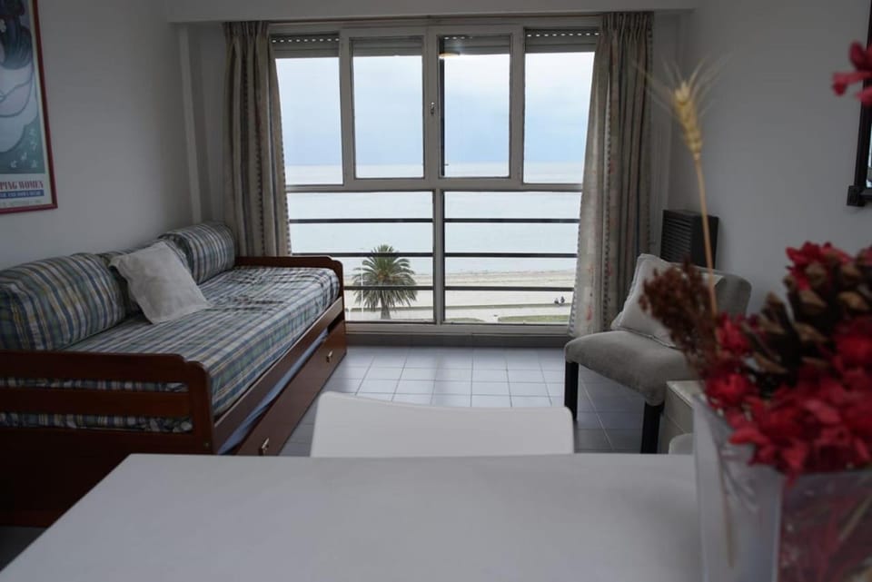 Living room, Sea view