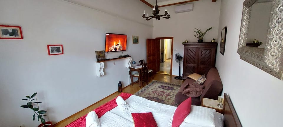 Classical Budapest apartment in the old Pest Apartment in Budapest