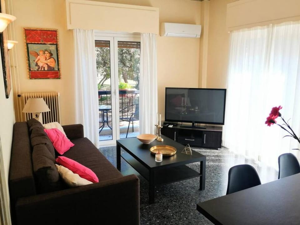 Elegant apartment in Acropolis with roof garden Apartment in Athens