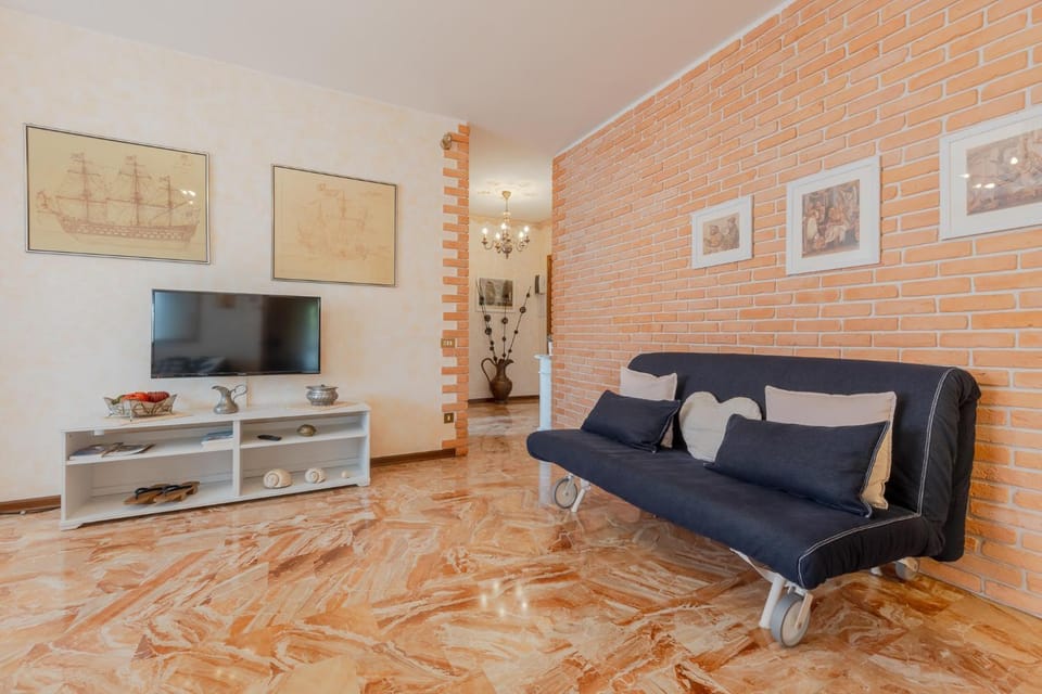 TV and multimedia, Living room, air conditioner