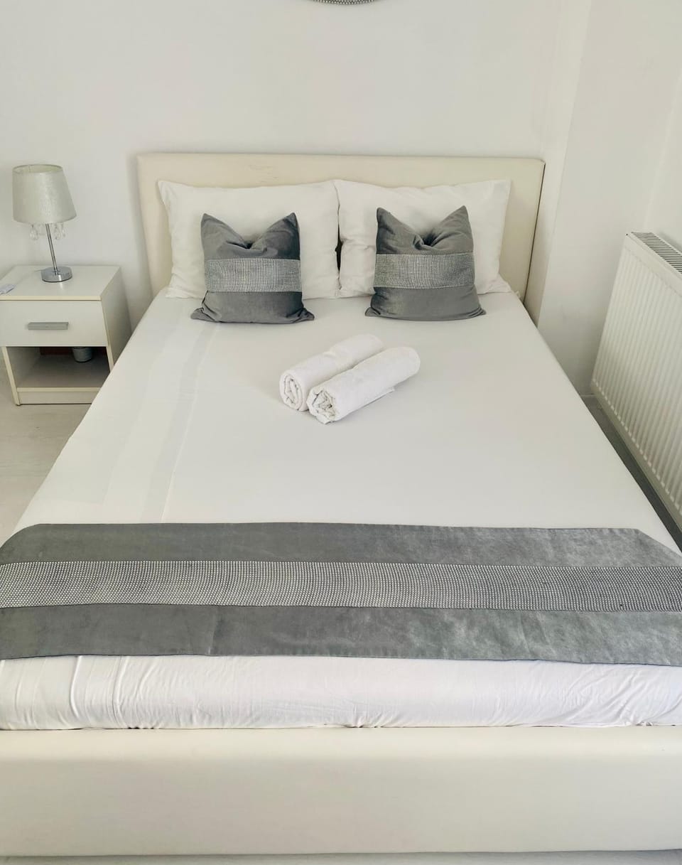 White Luxury Apartment Apartment in Sibiu