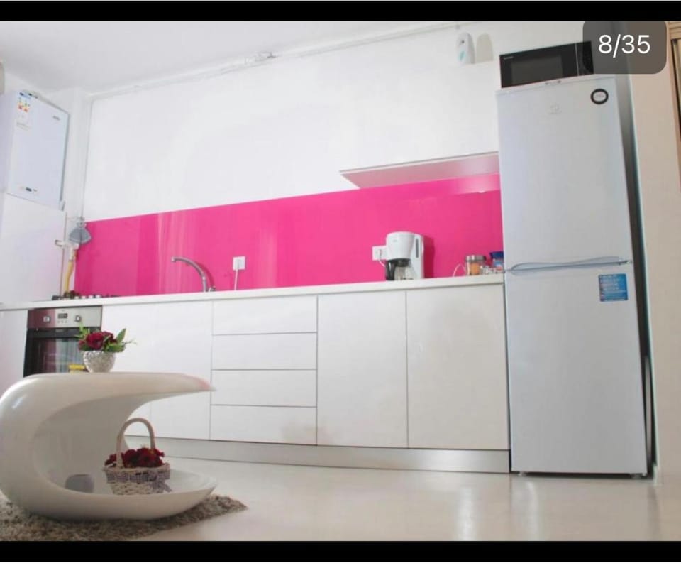 White Luxury Apartment Apartment in Sibiu