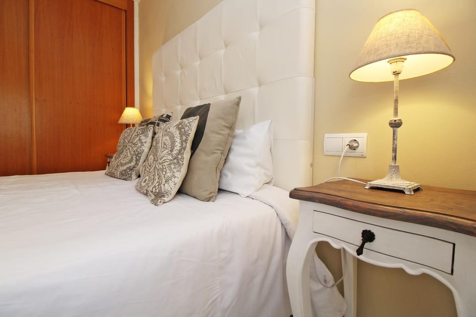 Bed, Bedroom, wardrobe