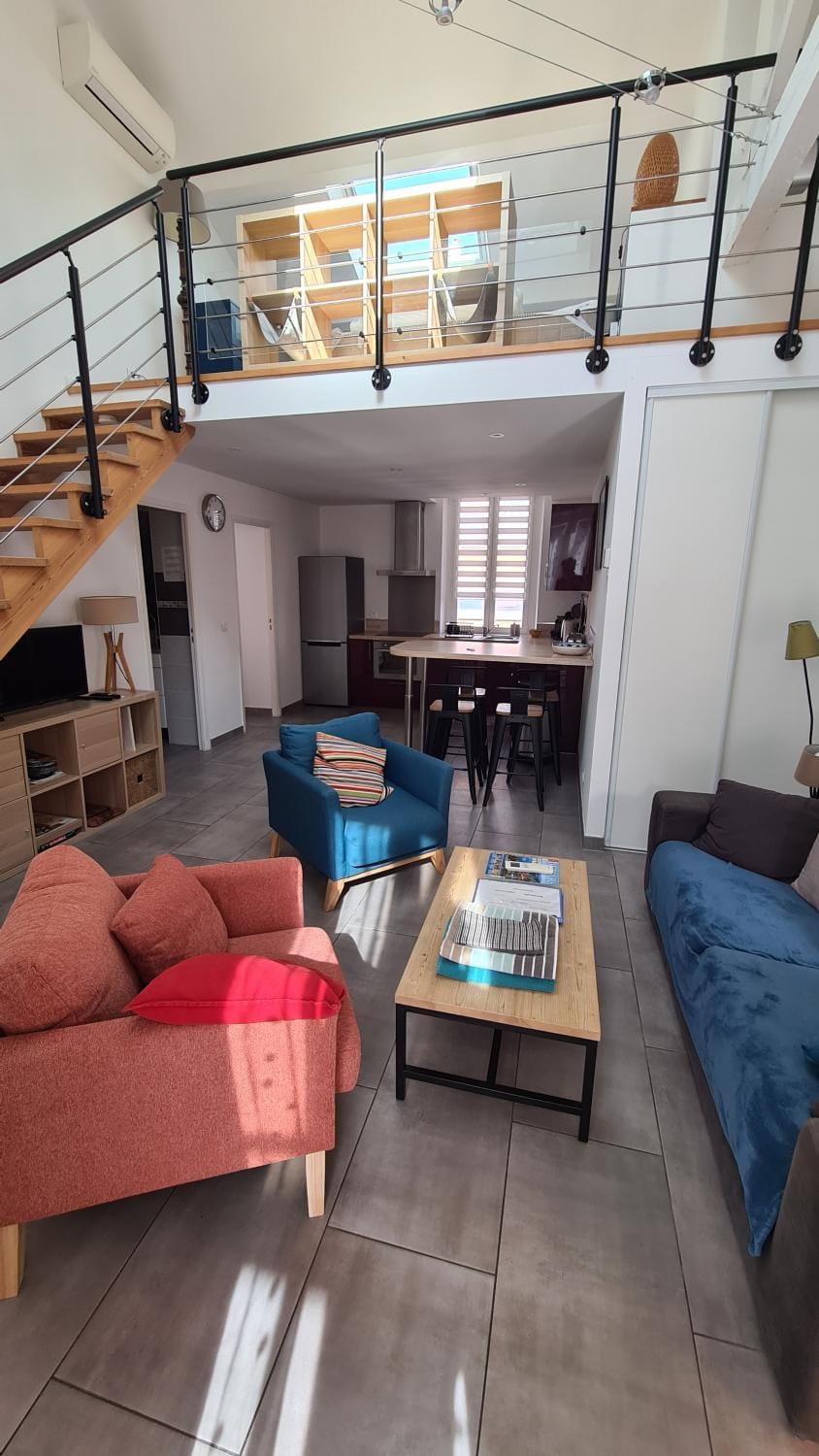 Living room, Seating area