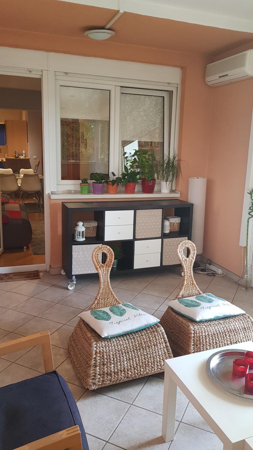 Seating area