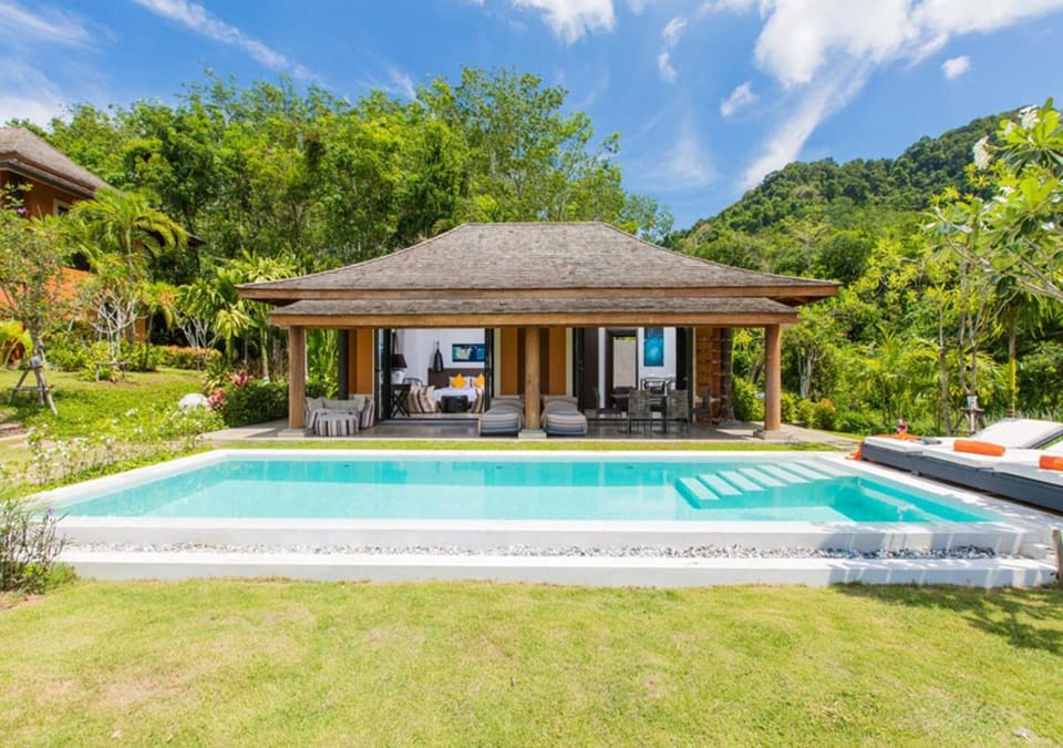 Property building, Patio, Spring, Day, Natural landscape, Garden, Garden, Garden view, Pool view, Swimming pool, sunbed