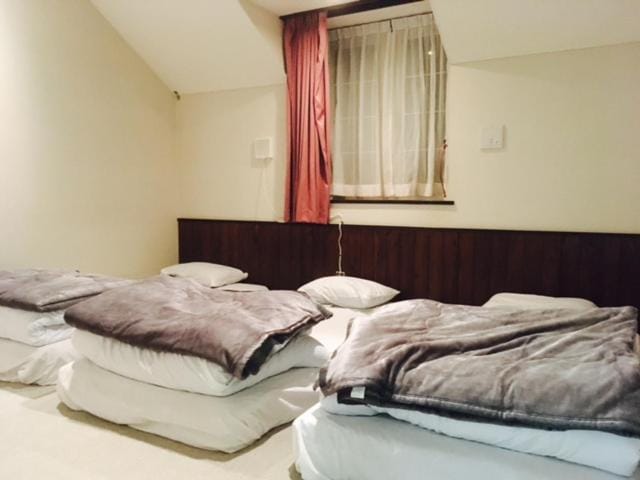温泉ゲストハウス やすもり 本館 Bed and Breakfast in Japan