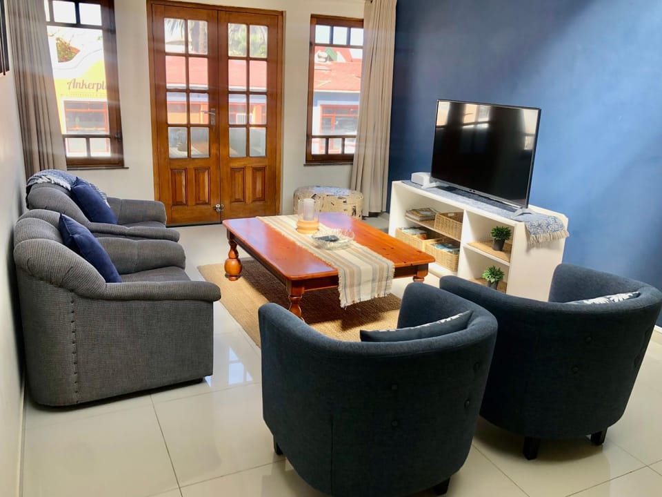 TV and multimedia, Seating area