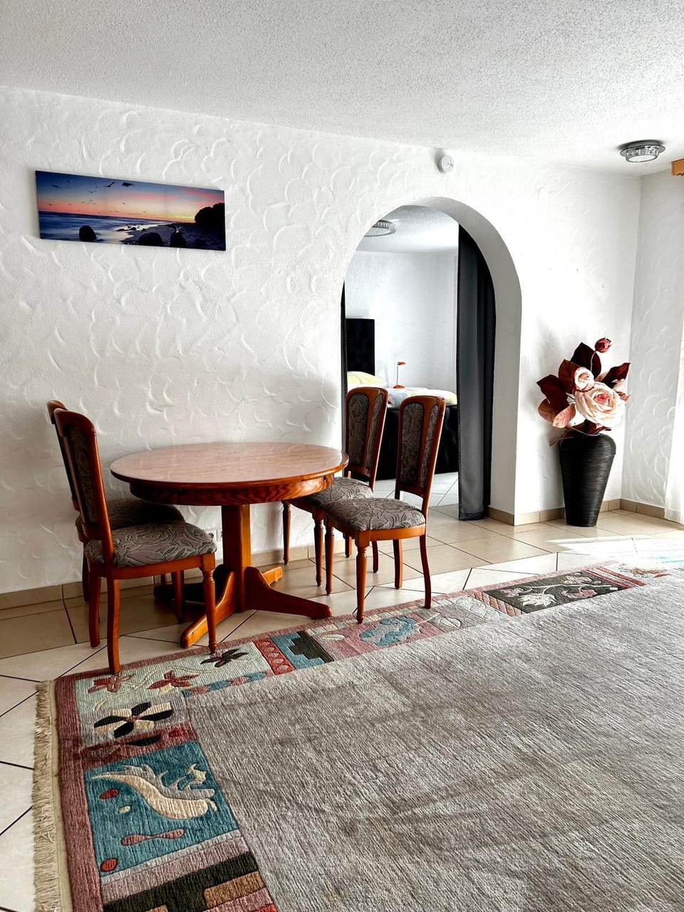 Living room, Seating area, Dining area