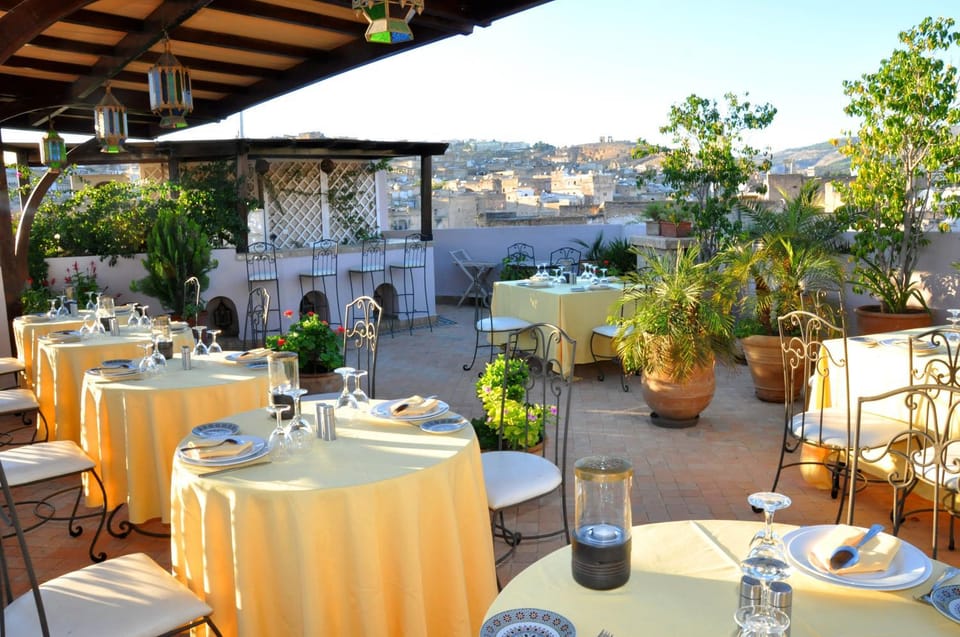 Restaurant/places to eat, Balcony/Terrace, Dinner, Alcoholic drinks