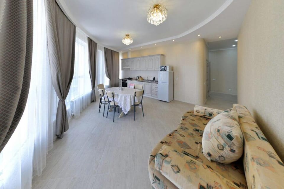 Kitchen or kitchenette, Dining area, minibar