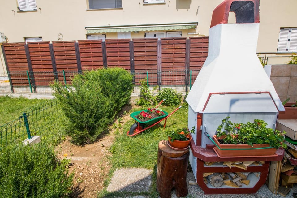 BBQ facilities, Garden