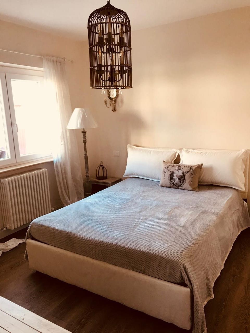Bed, Photo of the whole room