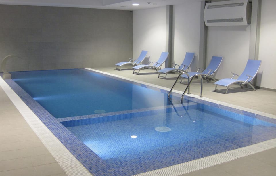 Swimming pool, Swimming pool