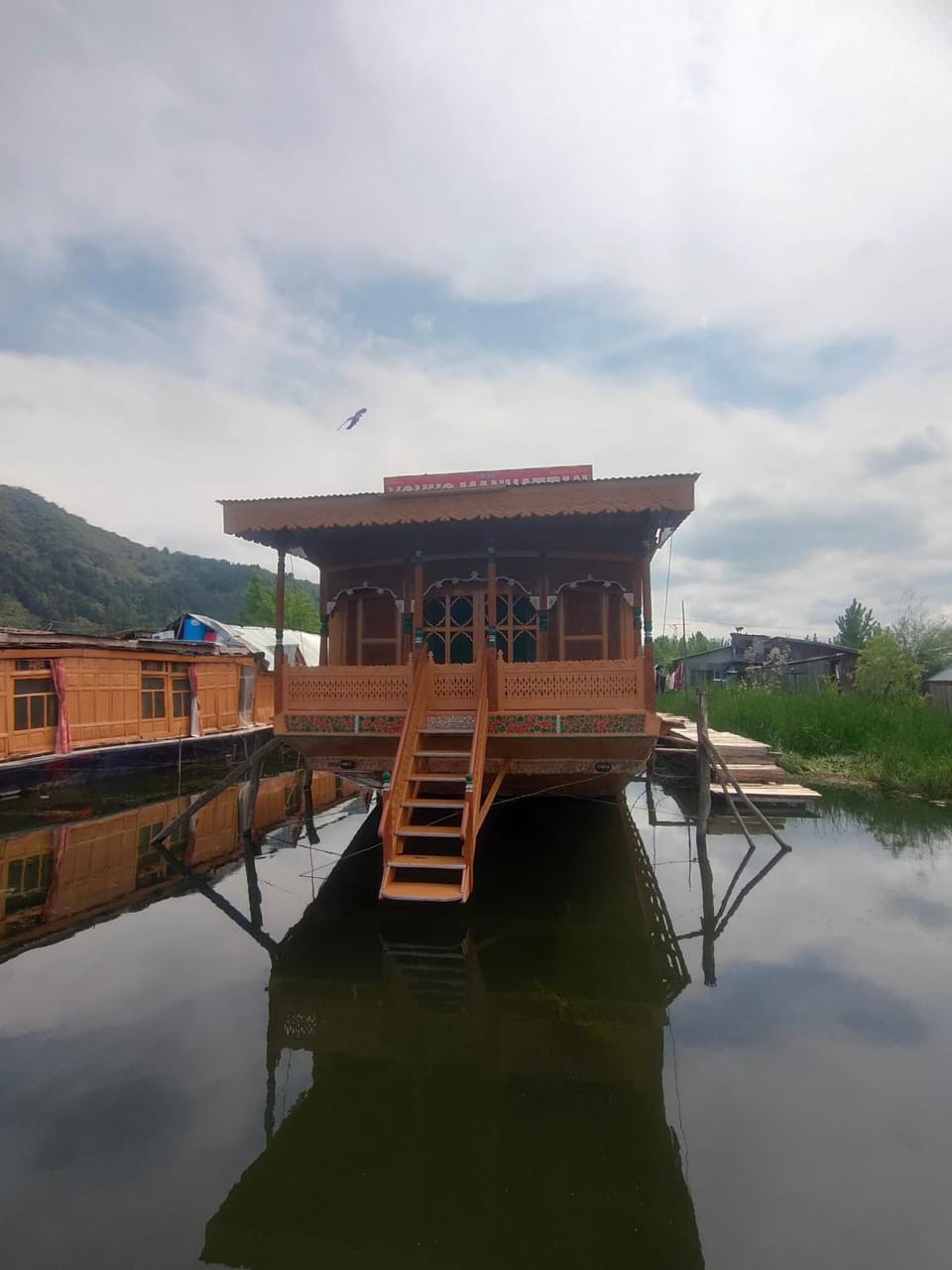 Houseboat Young Manhattan Hotel in India