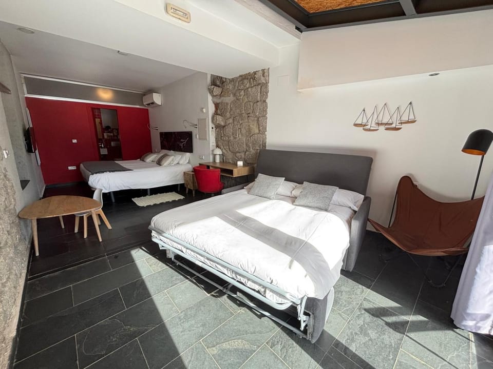 Bed, Photo of the whole room