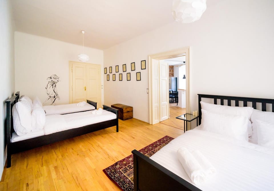 Day, Bedroom