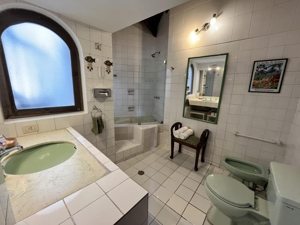 Toilet, Bathroom, Bath, bidet, towels