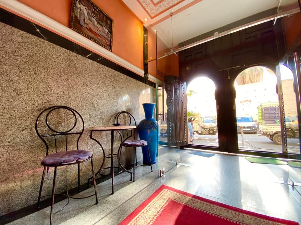Facade/entrance, Lounge or bar